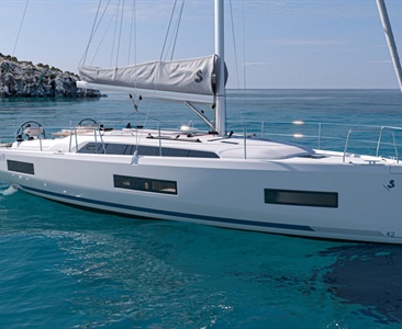 Nový Oceanis 42: Pět verzí interiéru a větší důraz na plavbu